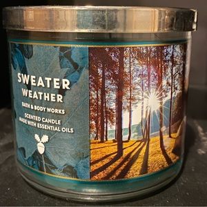 Bath & Body Works Candle: Sweater Weather 🍂